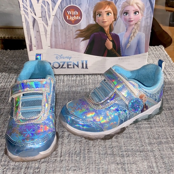 Size 10c Disney Frozen Light Up Sneakers - Picture 1 of 10